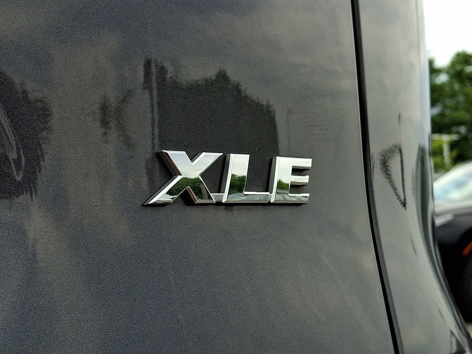 Used 2025 Toyota RAV4 XLE Premium w/ Weather Package FWD image 31