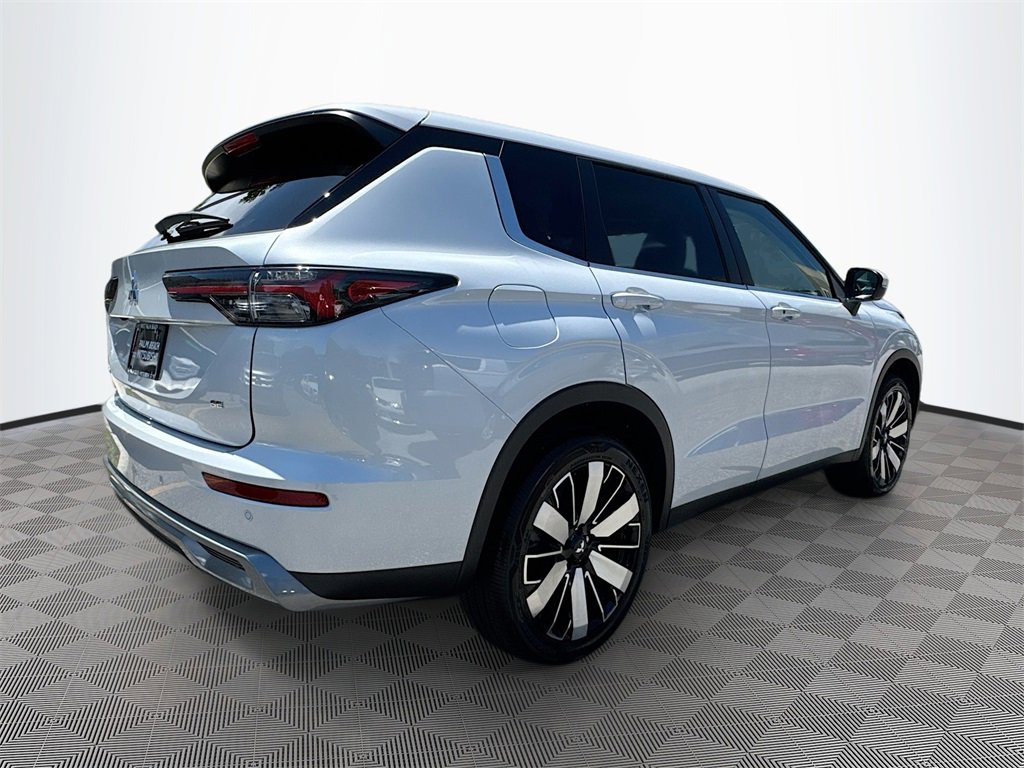 New 2025 Mitsubishi Outlander SE image 6