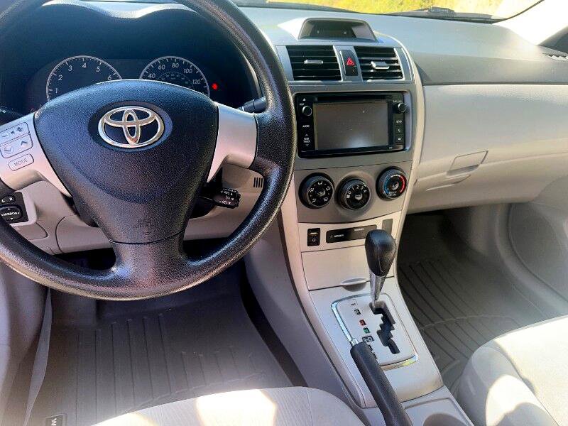 Used 2013 Toyota Corolla LE image 12