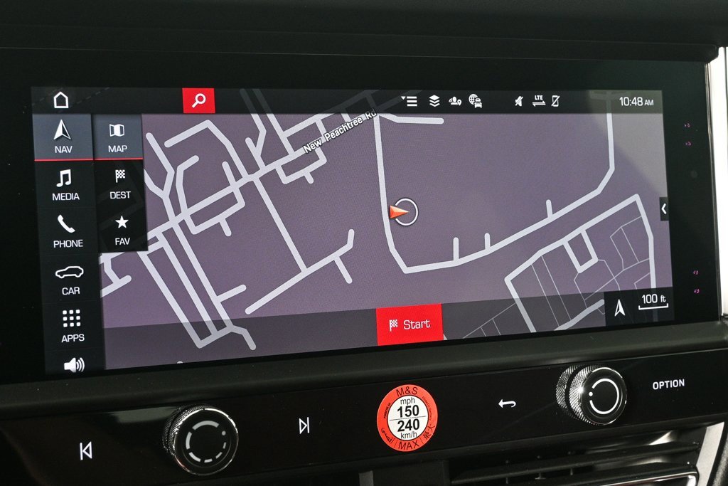 Certified 2025 Porsche Macan image 13