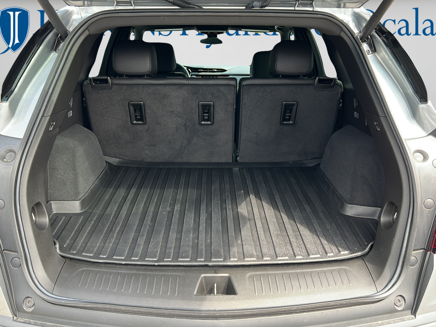 Used 2025 Cadillac XT5 Luxury FWD image 9
