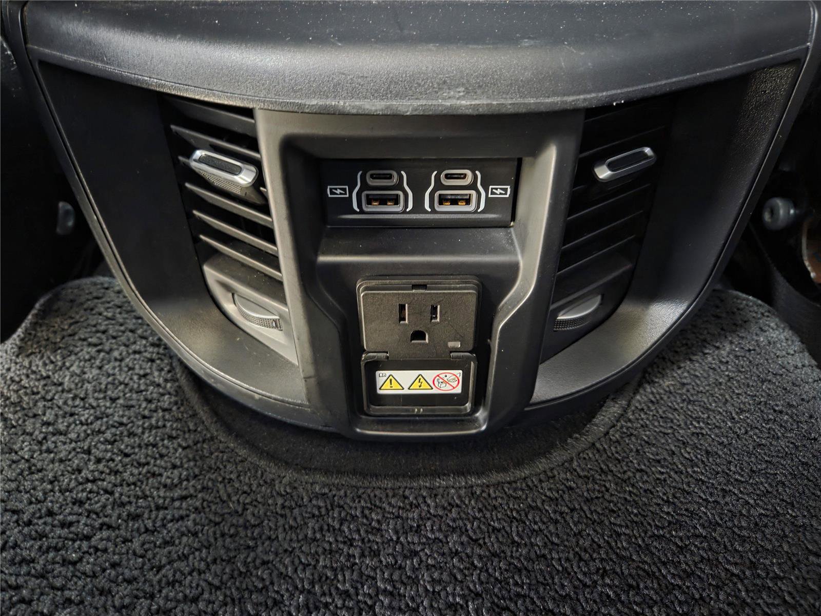 Used 2024 RAM 2500 Laramie w/ Safety Group image 32