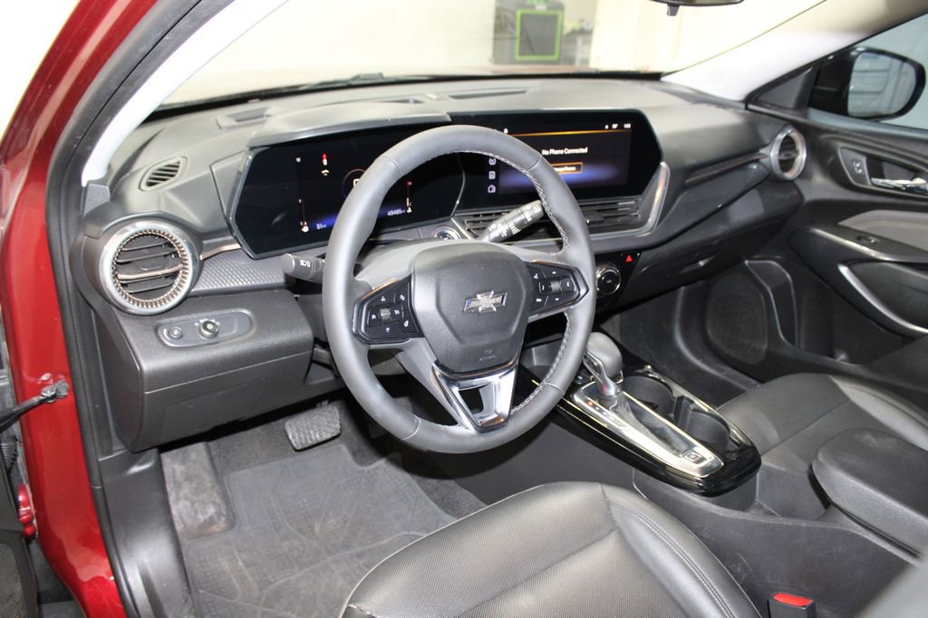 Used 2024 Chevrolet Trax ACTIV w/ Driver Confidence Package image 14