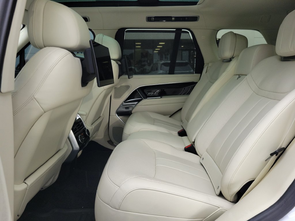Used 2023 Land Rover Range Rover Autobiography AWD/4WD image 15
