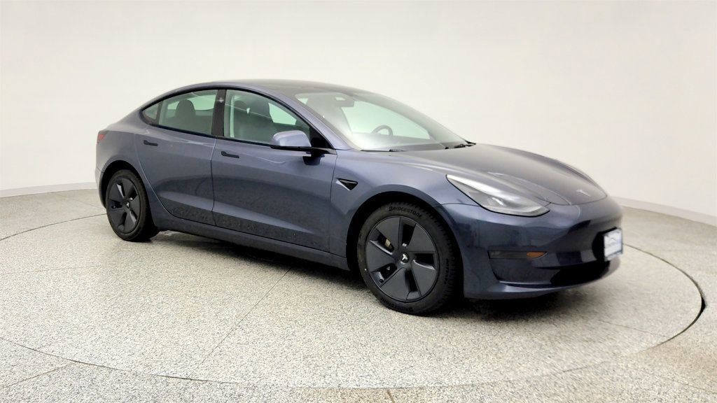 Used 2023 Tesla Model 3 Standard Range image 3