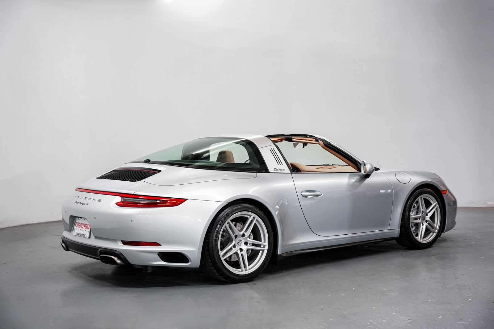 Used 2017 Porsche 911 Targa 4 AWD/4WD image 3