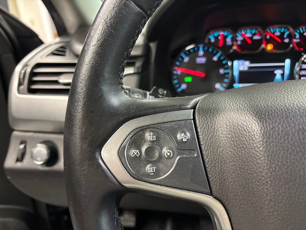 Used 2019 Chevrolet Suburban LT RWD image 17