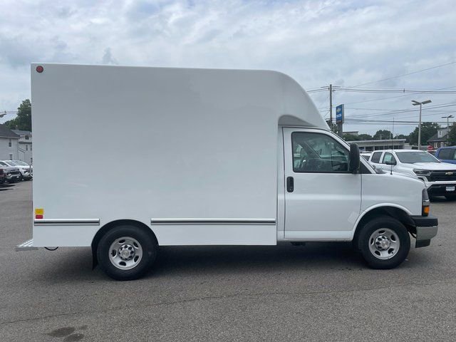 New 2025 Chevrolet Express 3500 w/ Power Convenience Package RWD image 6