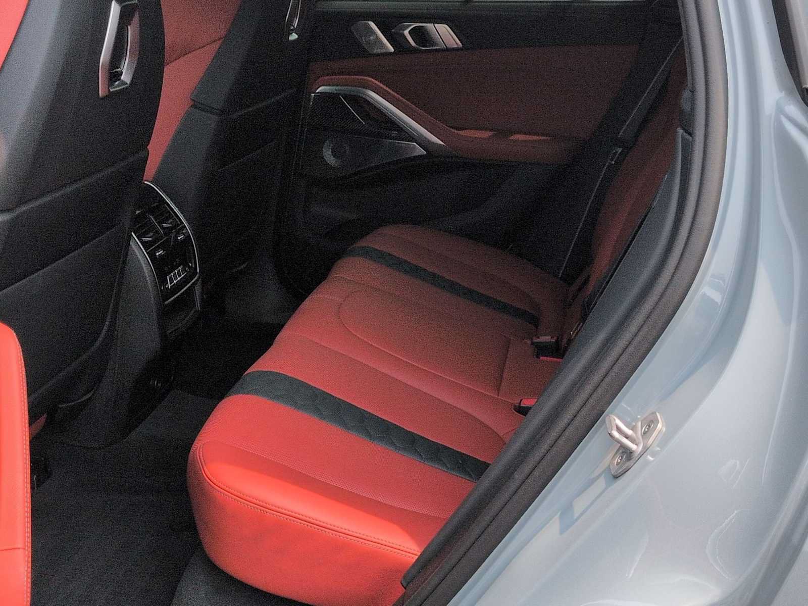 Used 2025 BMW X6 M Competition w/ Executive Package AWD/4WD image 21