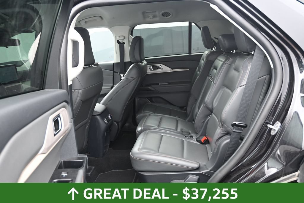 Used 2025 Ford Explorer Active w/ Active Comfort Package AWD/4WD image 19