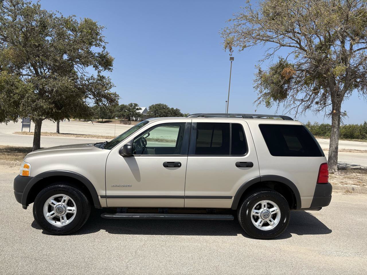Used 2004 Ford Explorer XLS RWD image 18