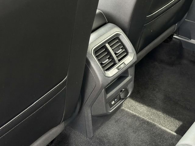 Used 2022 Volkswagen Tiguan SE R-Line image 14