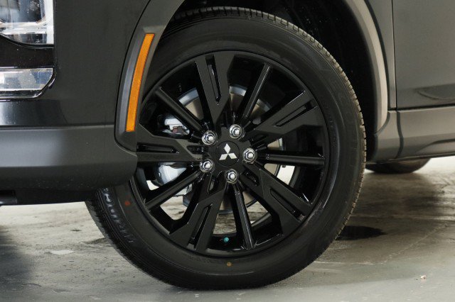 New 2026 Mitsubishi Eclipse Cross LE AWD/4WD image 3