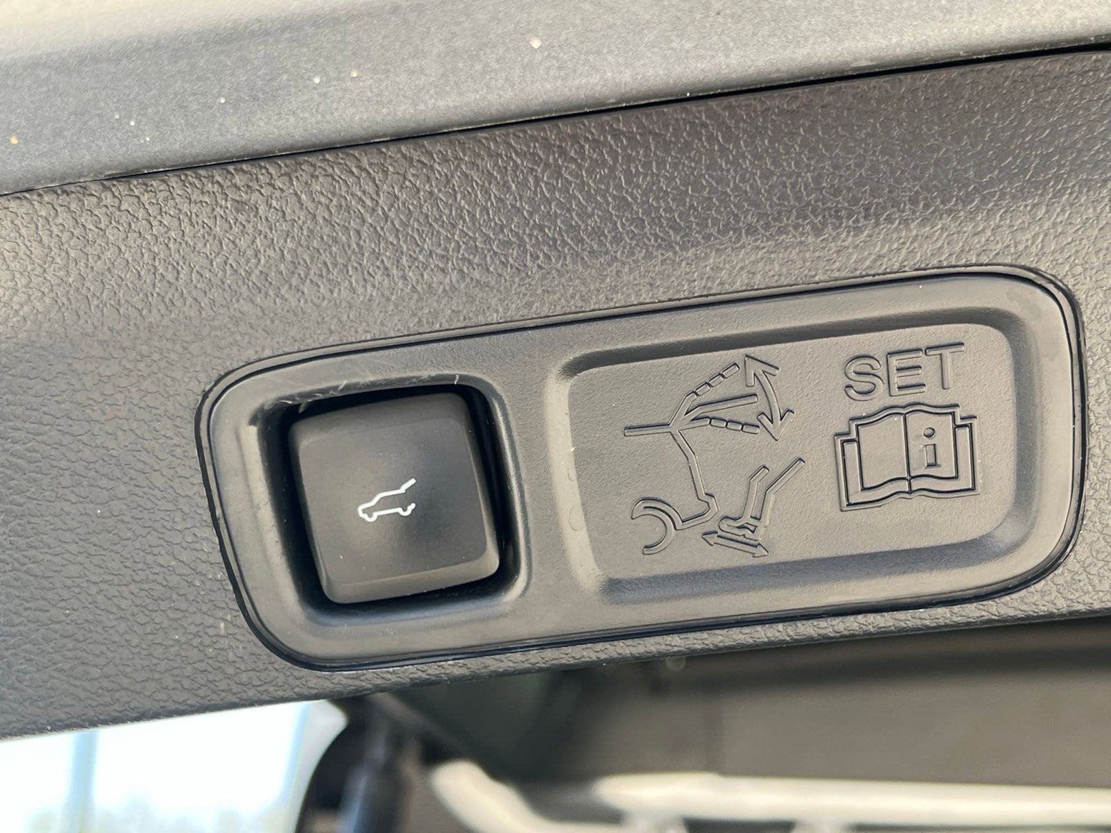 Used 2023 Lincoln Navigator Reserve image 17