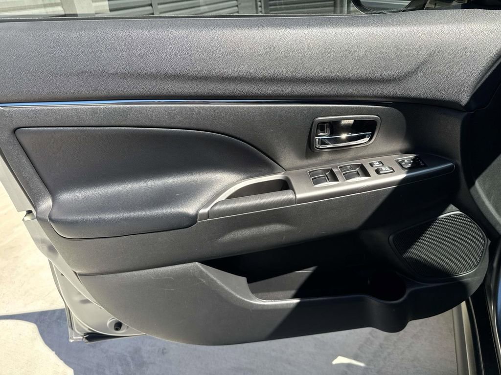Used 2024 Mitsubishi Outlander Sport SE image 19