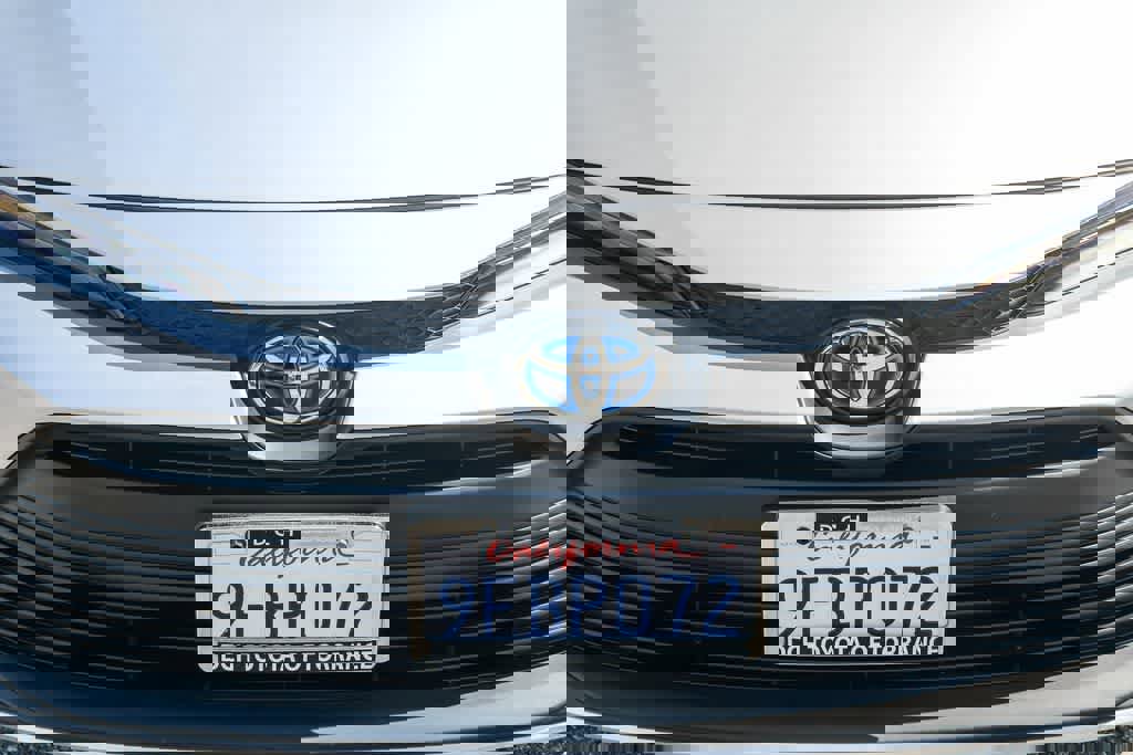 Used 2023 Toyota Corolla LE w/ Carpet Mat Package (TMS) image 5