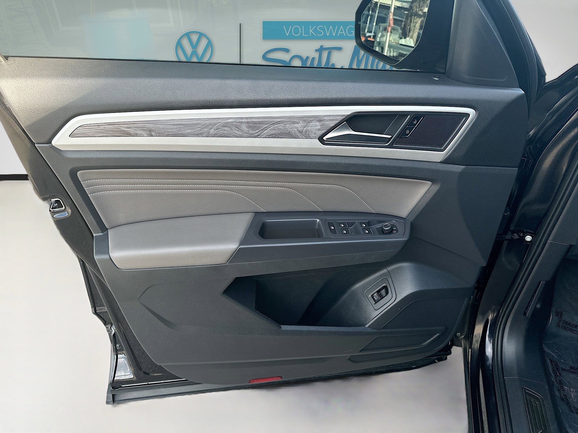 Used 2021 Volkswagen Atlas Cross Sport SE w/ V6 Towing Package image 19