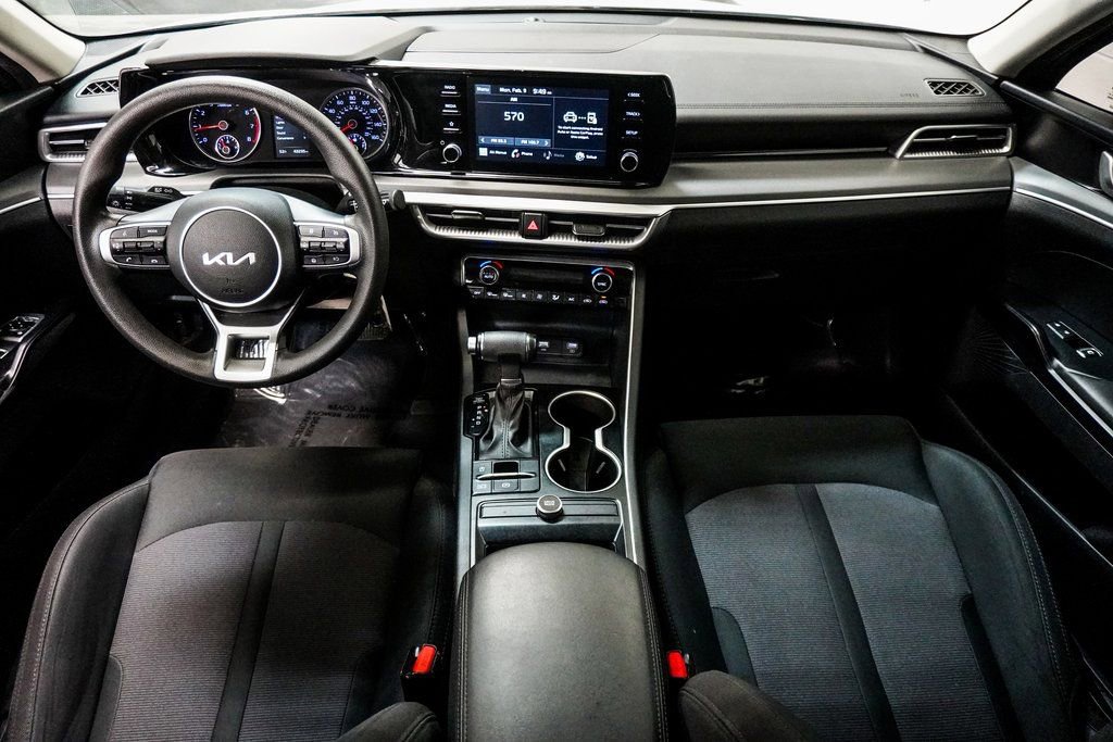 Used 2022 Kia K5 LX image 11
