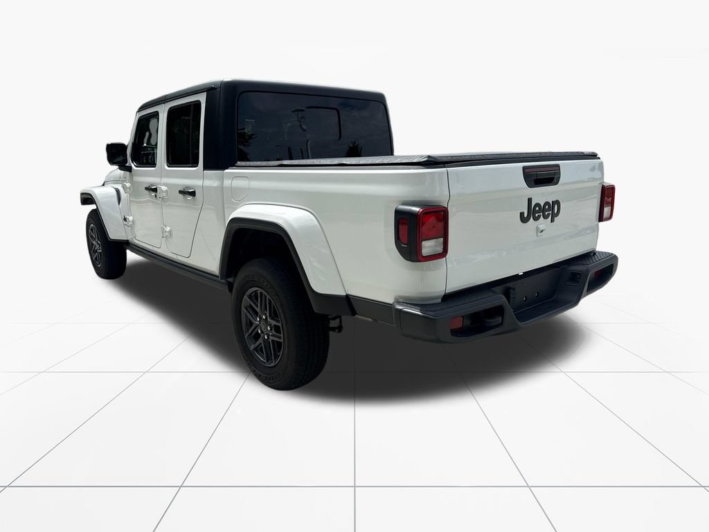 Used 2024 Jeep Gladiator Sport AWD/4WD image 6