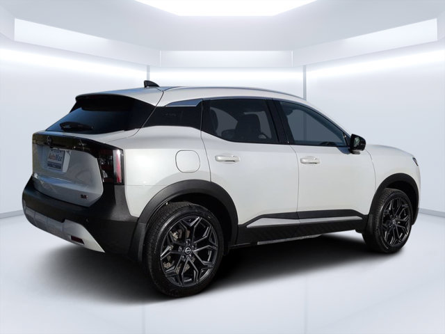 Used 2026 Nissan Kicks SR w/ SR Premium Package FWD image 3