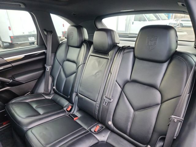 Used 2018 Porsche Cayenne Platinum Edition image 28