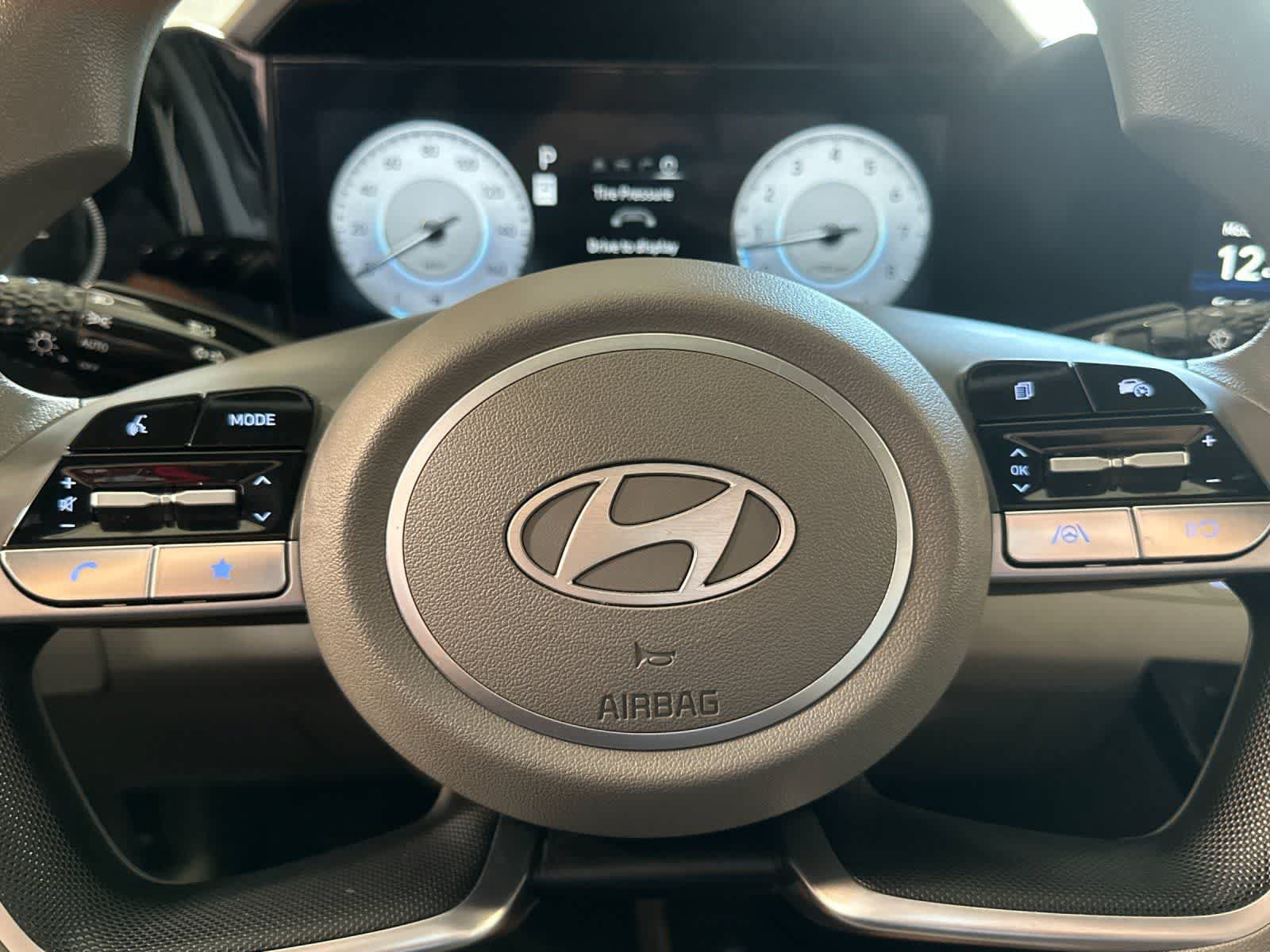 Used 2024 Hyundai Elantra SEL FWD image 21