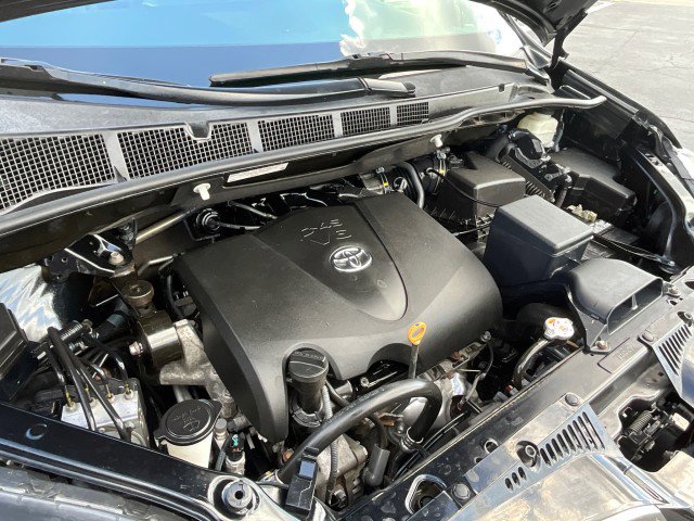 Used 2020 Toyota Sienna SE image 11