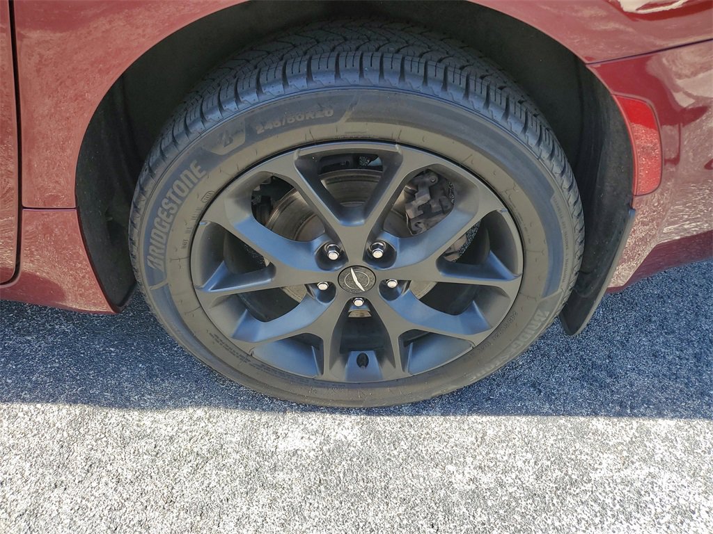 Used 2022 Chrysler Pacifica Limited w/ S Appearance Package image 5