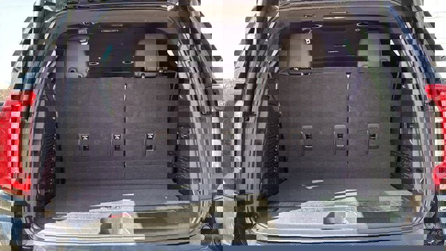 Used 2024 GMC Yukon Denali image 30