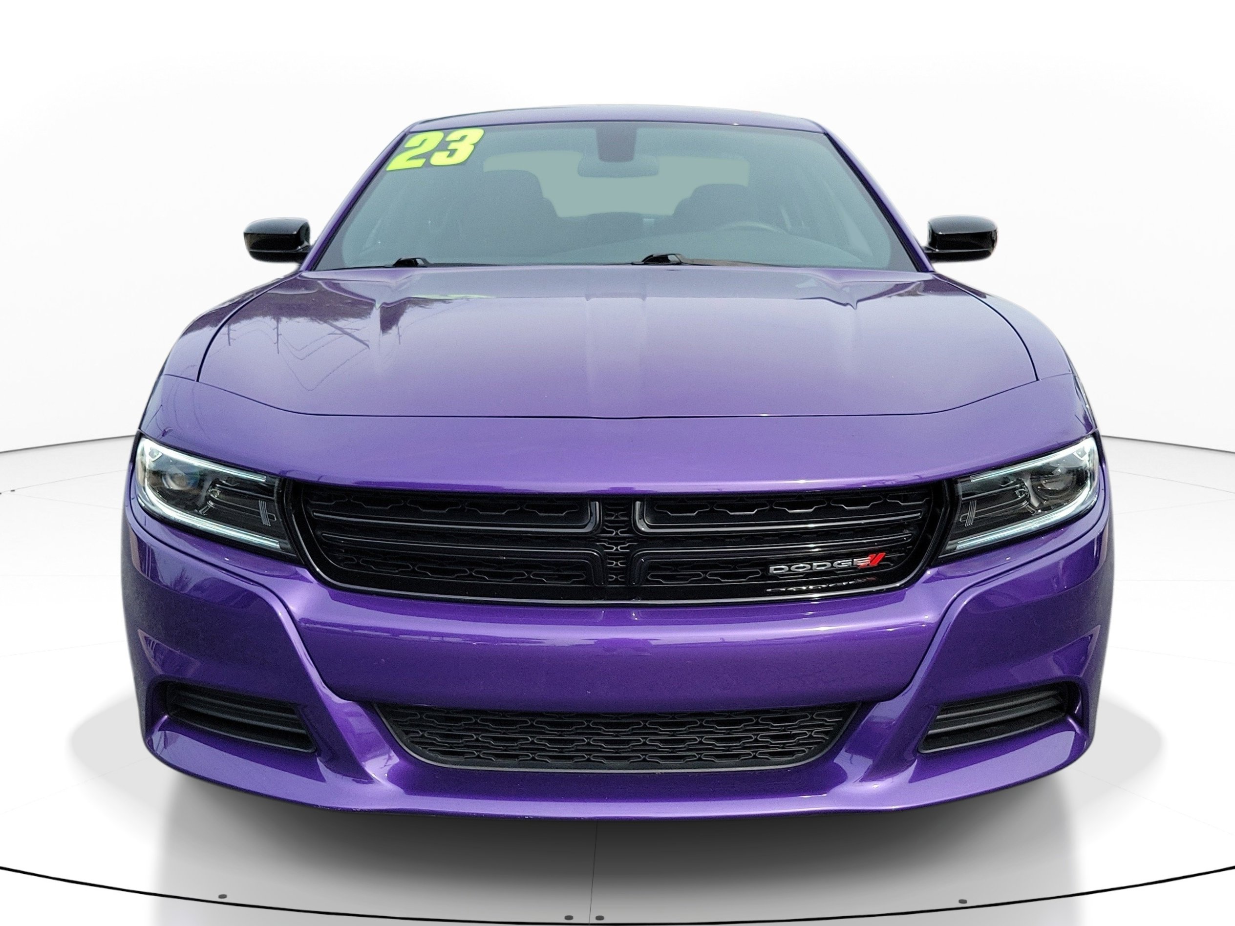 Used 2023 Dodge Charger SXT RWD image 2