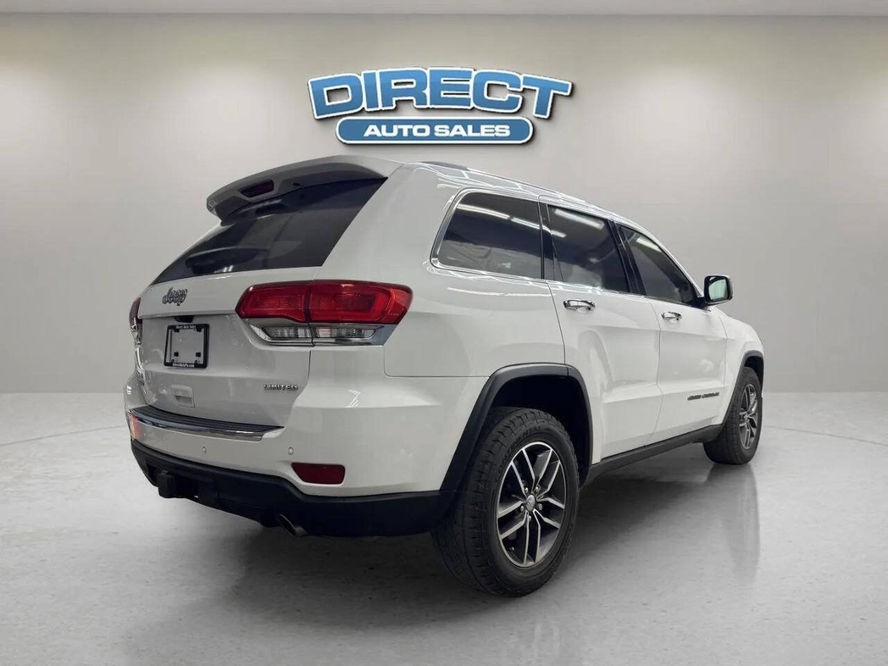 Used 2018 Jeep Grand Cherokee Limited w/ Trailer Tow Group IV AWD/4WD image 6