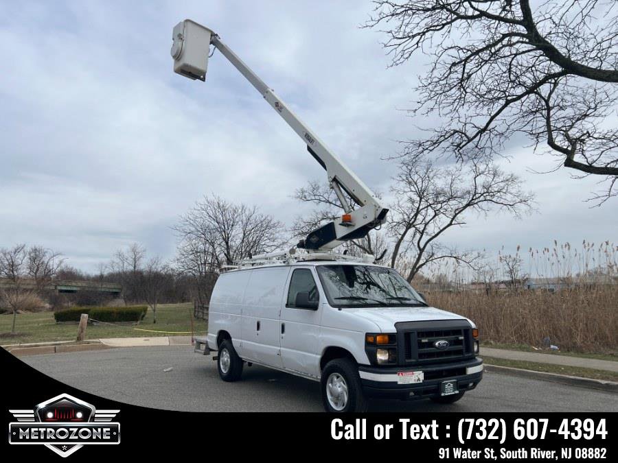 Used 2014 Ford E-350 and Econoline 350 Super Duty w/ Power Group image 15