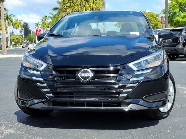 Used 2025 Nissan Versa S w/ Trunk Package FWD image 2