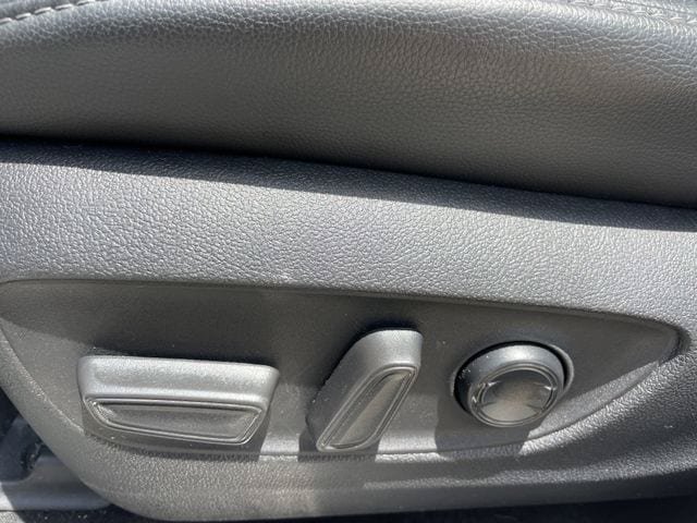 Used 2021 Toyota Highlander Platinum AWD/4WD image 26