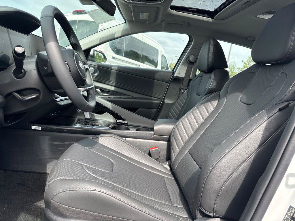 New 2026 Hyundai Elantra Limited FWD image 19