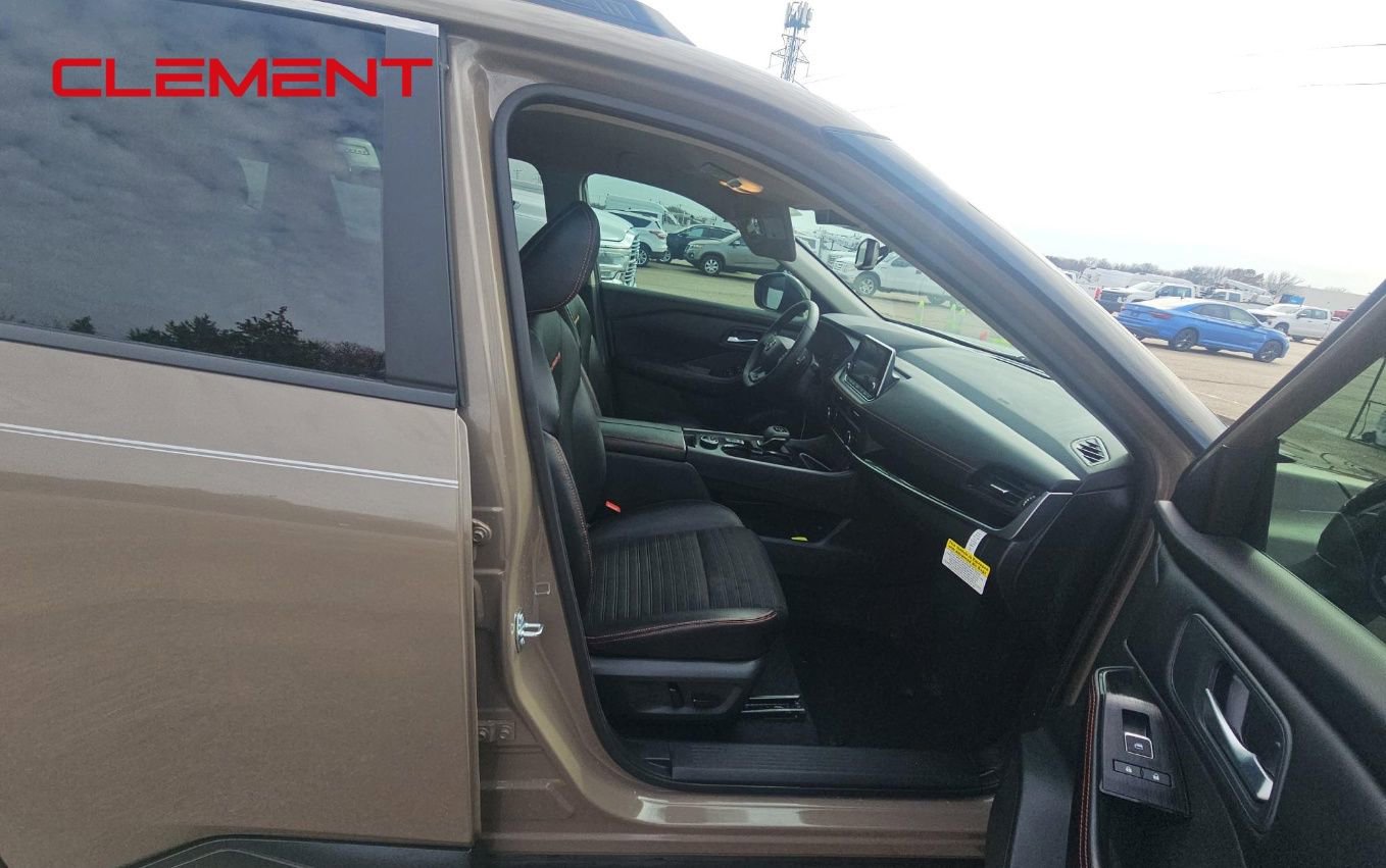 Used 2025 Nissan Rogue SV w/ Rock Creek Premium Package image 13