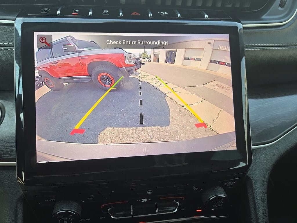 Used 2021 Jeep Grand Cherokee L Limited w/ Trailer Tow Group (B) AWD/4WD image 22