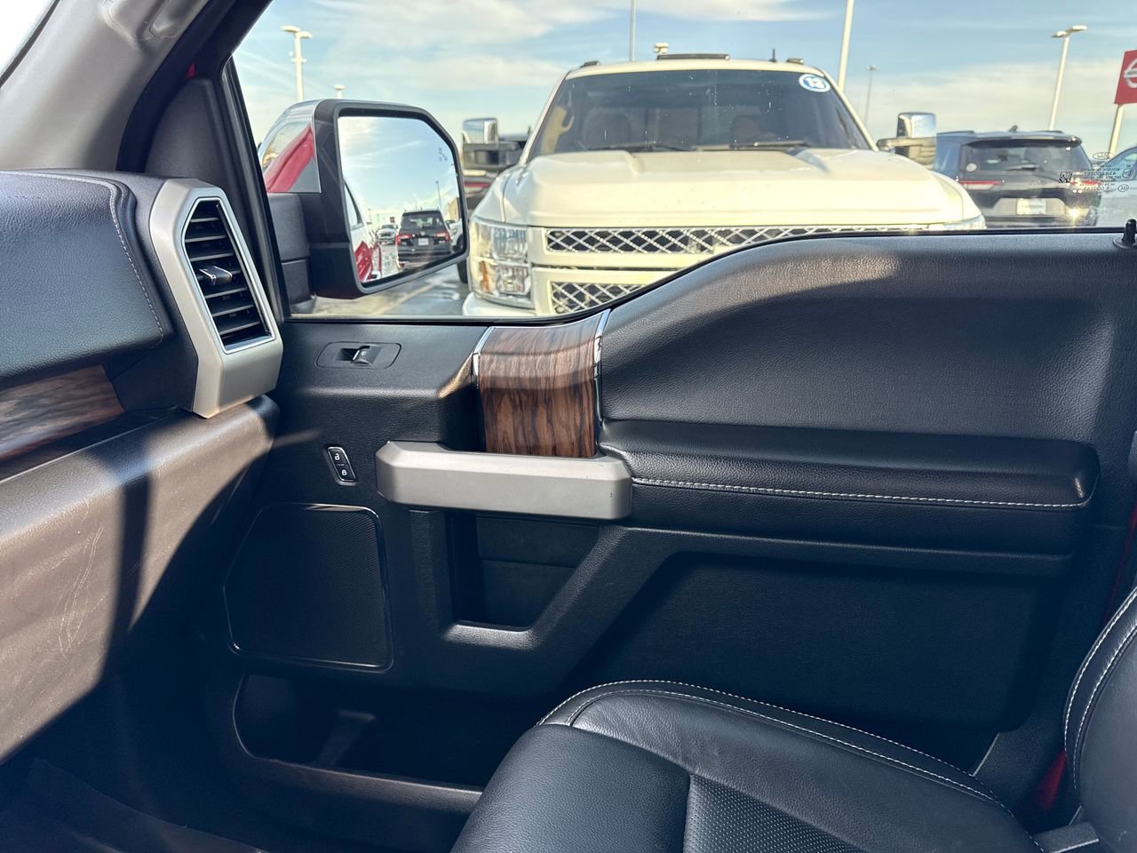 Used 2020 Ford F150 Lariat image 25