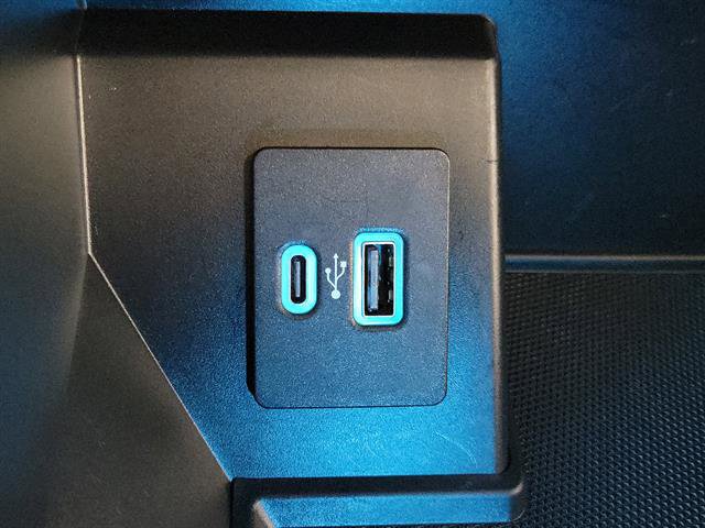 Used 2021 Ford F150 Lariat w/ Equipment Group 502A High image 34