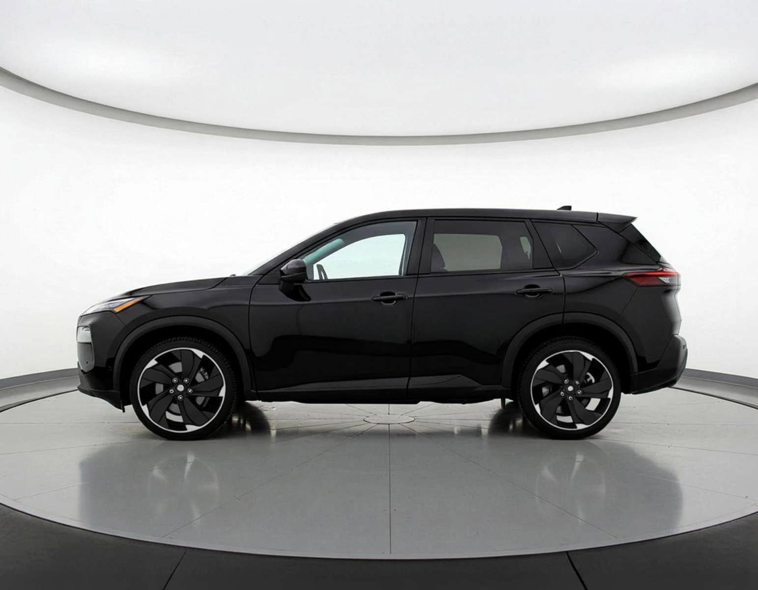 Used 2025 Nissan Rogue SV FWD image 4