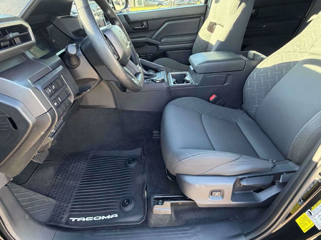 Certified 2024 Toyota Tacoma SR5 AWD/4WD image 25