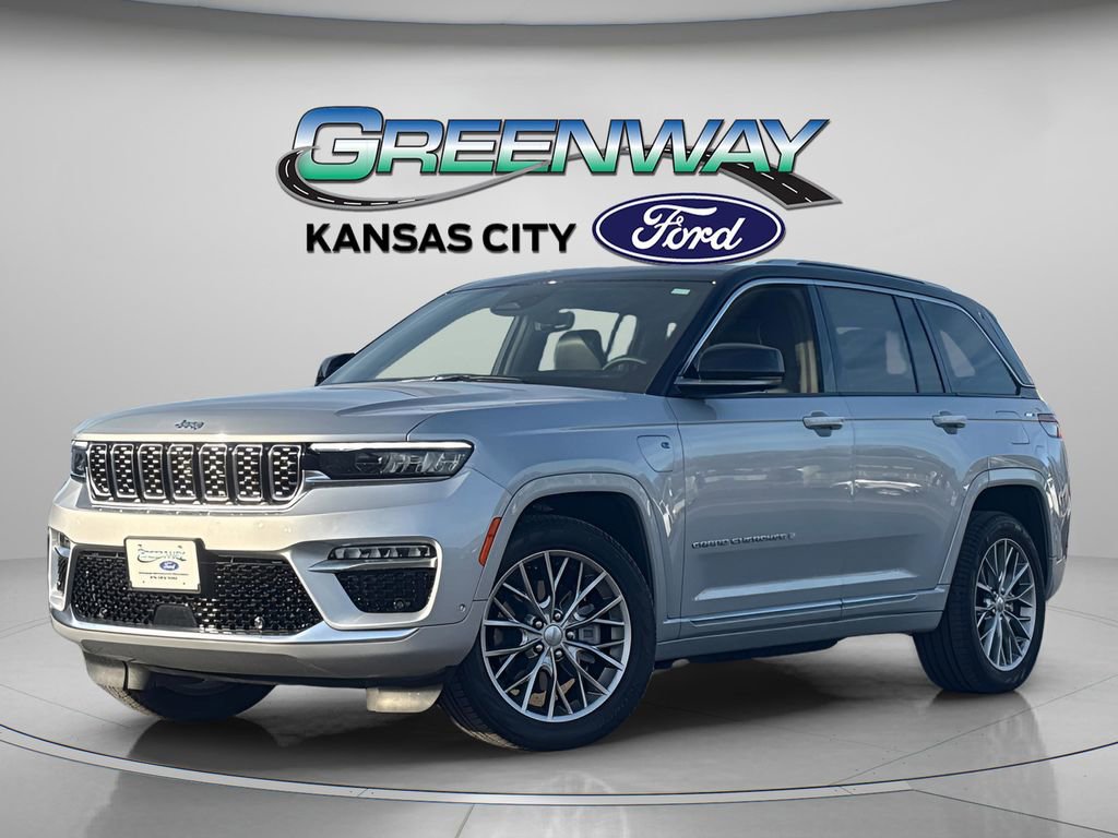 Used 2022 Jeep Grand Cherokee Summit w/ Advanced Protech Group IV image 3