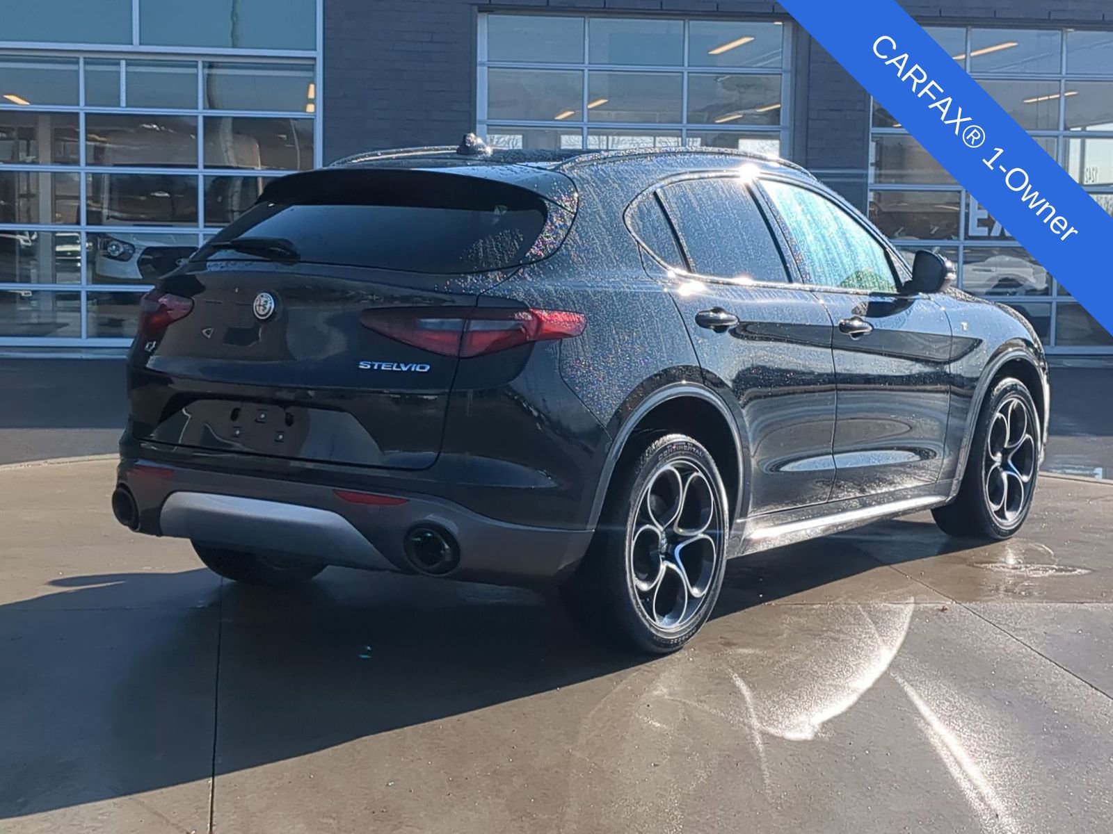 Used 2023 Alfa Romeo Stelvio Ti image 8