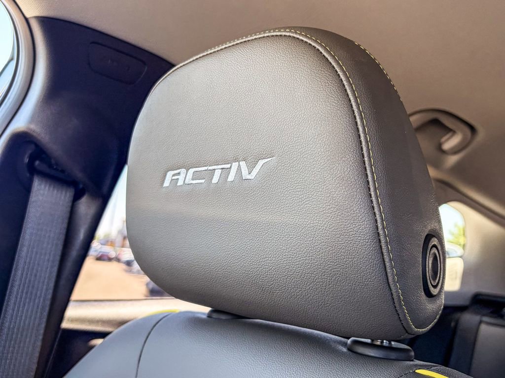 Used 2025 Chevrolet Trax ACTIV w/ Sunroof Package FWD image 52