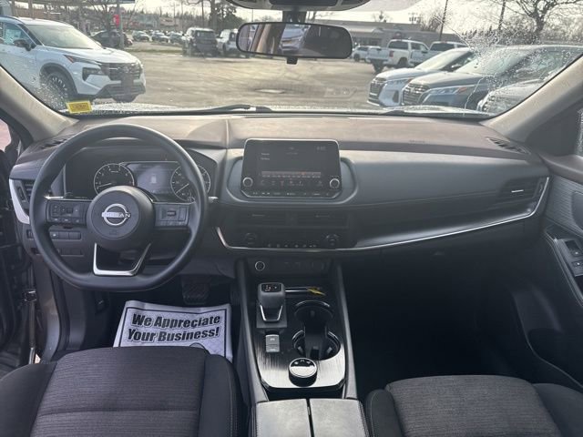 Used 2023 Nissan Rogue SV image 18