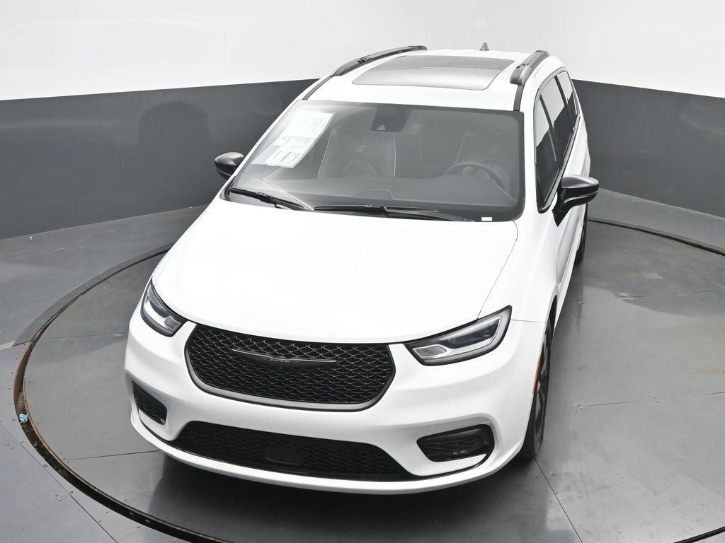 Used 2025 Chrysler Pacifica Limited FWD image 42