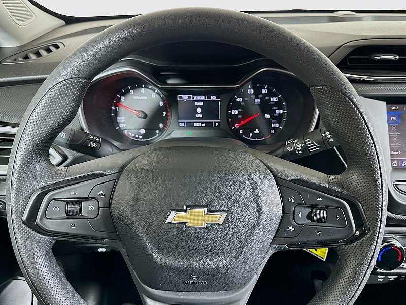 Used 2023 Chevrolet TrailBlazer LS image 12