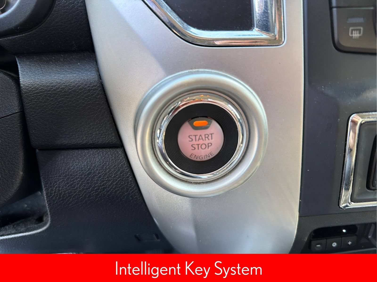 Used 2020 Nissan Titan SV w/ SV Convenience Package RWD image 24