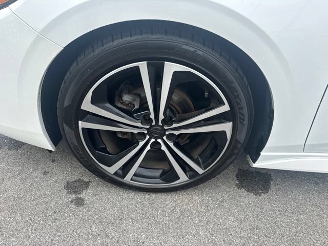 Used 2023 Nissan Sentra SR FWD image 9
