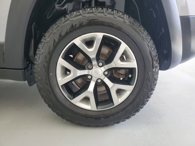 Used 2018 Jeep Cherokee Trailhawk w/ Trailer Tow Group image 5